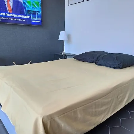 Port Parking-piscine Apartment